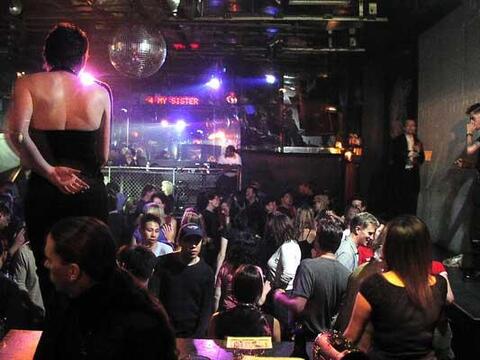 Atratus' birthday soirée